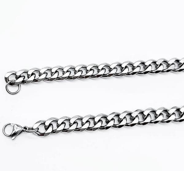 Slipad Pansarlänk halsband i Stål som håller färgen livet ut! 5mm tjock, 45cm lång Slipad Pansarlänk halsband i Stål som håller färgen livet ut! 5mm tjock, 45cm lång