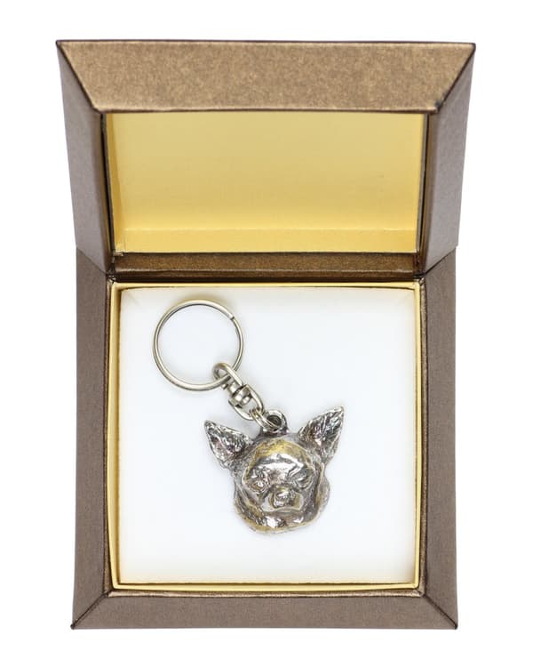 Korthårig Chihuahua - silverpläterad nyckelring med en hund i en dekorativ låda, handväska dekoration, ryggsäckshänge från Art-Dog