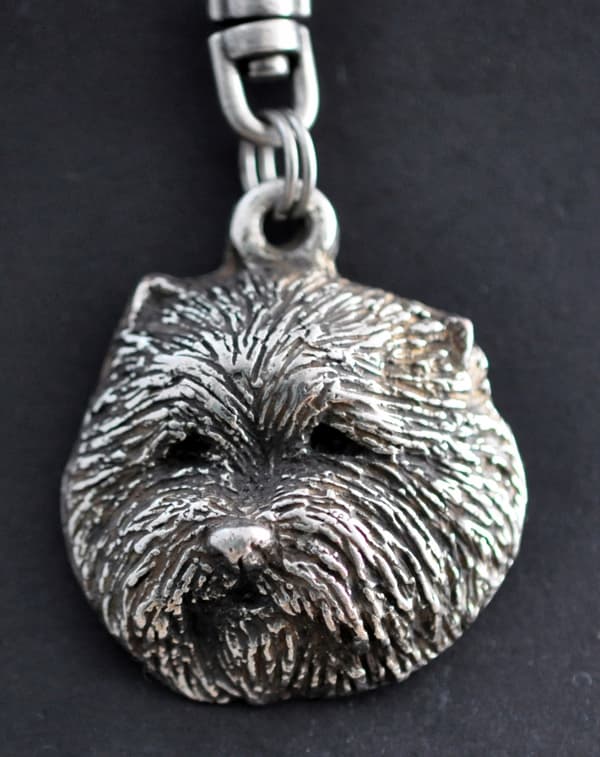 West Highland White Terrier, Westie - forsølvet nøglering med en hund i gaveæske, håndtaskedekoration, rygsækvedhæng fra Art-Dog