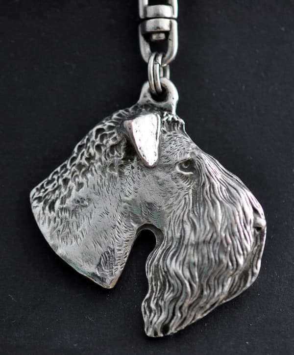 Kerry Blue Terrier, Irish Blue Terrier - hopeoitu avaimenperä koiralla lahjarasiassa, käsilaukun koristelu, reppuriipus Art-Dogilta