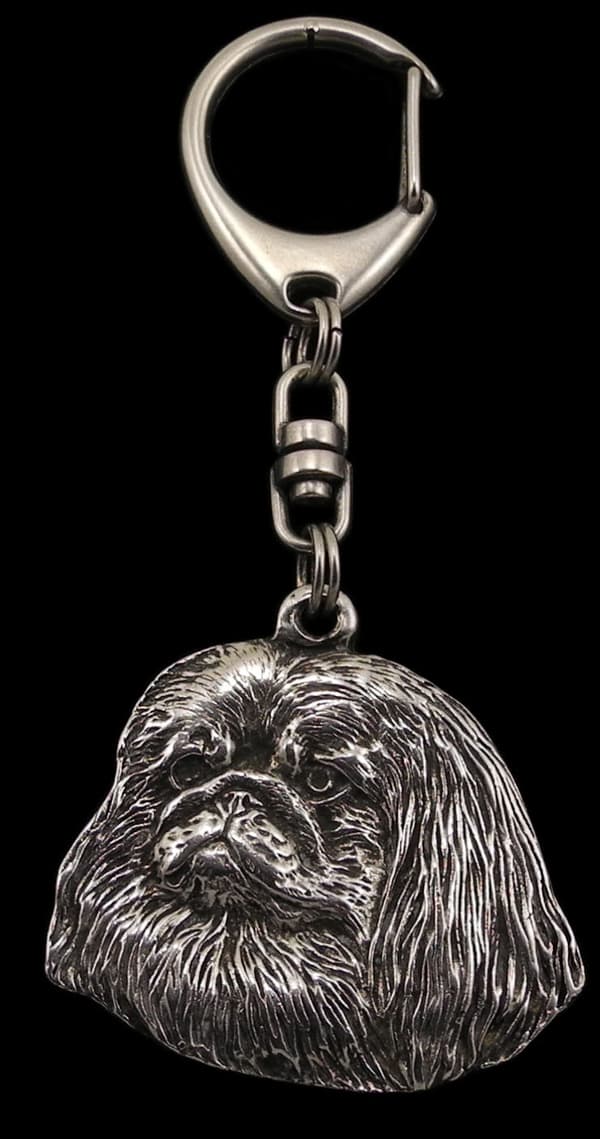 Pekingese - silverpläterad nyckelring med en hund i presentask, handväska dekoration, ryggsäckshänge från Art-Dog