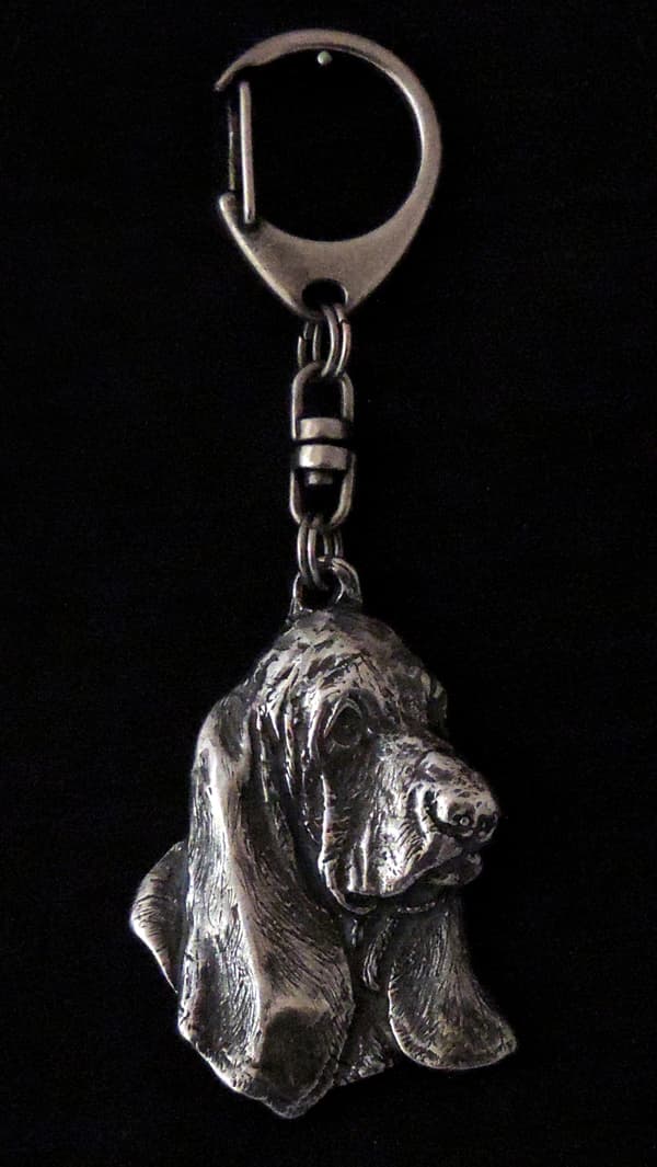 Basset Hound II - silverpläterad nyckelring med en hund i presentförpackning, handväska dekoration, ryggsäckshänge från Art-Dog
