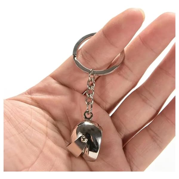 HJÄLM SILVER METALL nyckelring hänge | Originalgåva