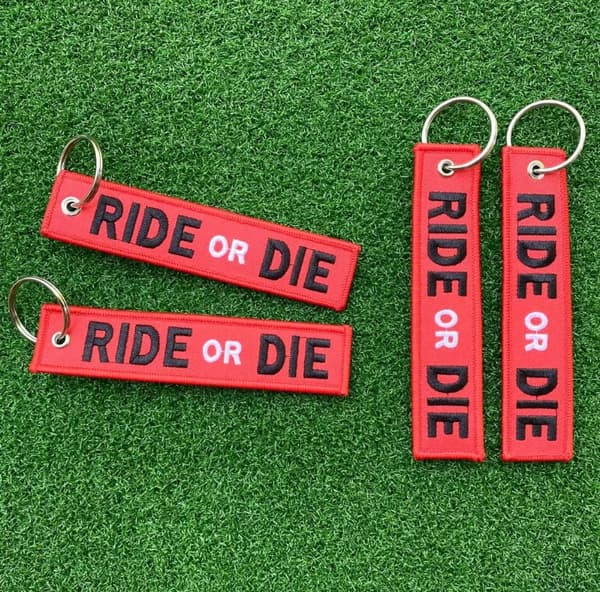 RIDE OR DIE avaimenperä - Avainriipus | Alkuperäinen lahja