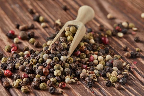 Farverigt peberkorn - 500 g korn