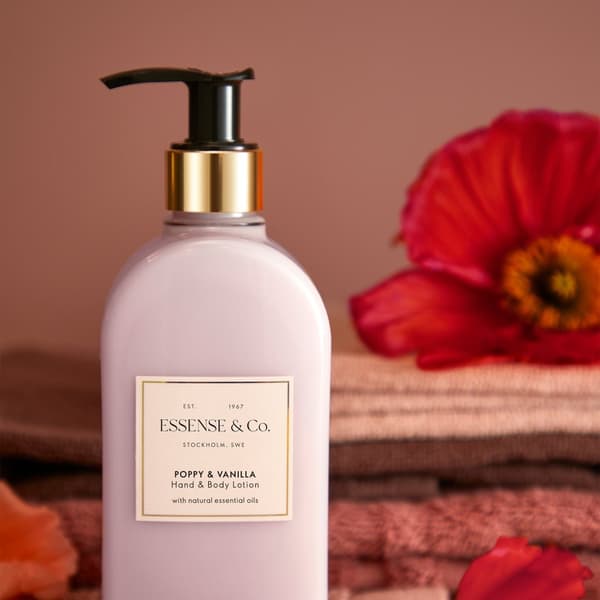 Oriflame Poppy and Vanilla Body Lotion Essense&Co. 300 ml
