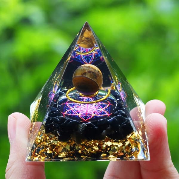 ORGONIT Pyramide + LED Lampebase 5cm Krystalsten Amulet 5cm HX17