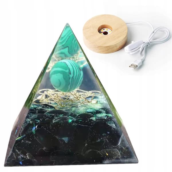 LAMPE LAMPEPYRAMIDE KRYSTALSTEN AMULET GAVEFOSE LED 5CM