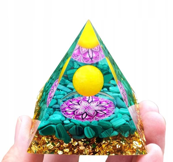 ORGONIT Pyramide + LED Lampebase 5cm Krystalsten Amulet 5cm HX15