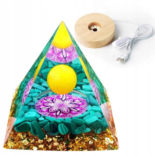 ORGONIT Pyramide + LED Lampebase 5cm Krystalsten Amulet 5cm HX15