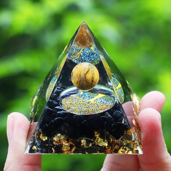 ORGONIT Pyramide + LED Lampebase 5cm Krystalsten Amulet 5cm HX13