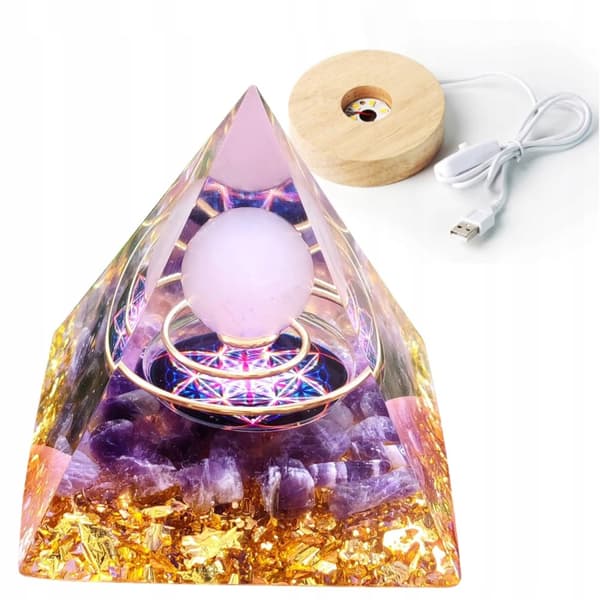 ORGONIITTIPYRAMIDI +LED-LAMPUNJALA 5cm KRISTALLIKIVET AMULETTI 5cm HX08