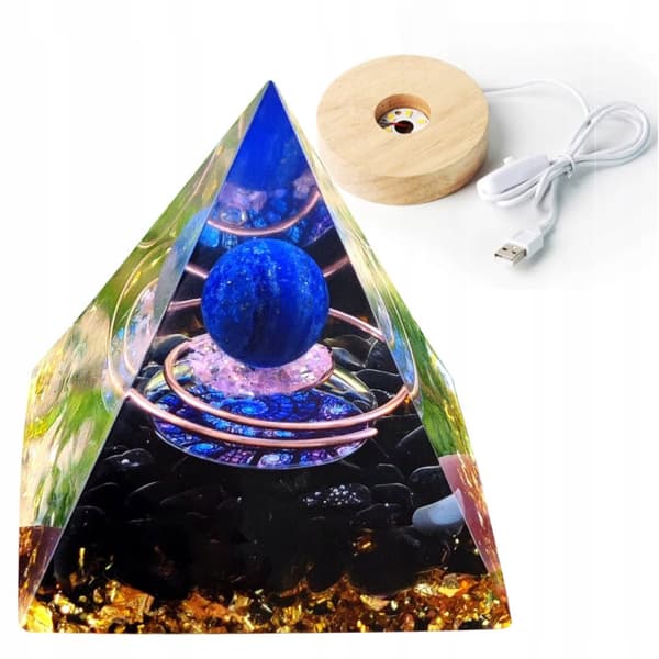 ORGONIITTIPYRAMIDI +LED-LAMPUNJALA 5cm KRISTALLIKIVET AMULETTI 5cm HX07