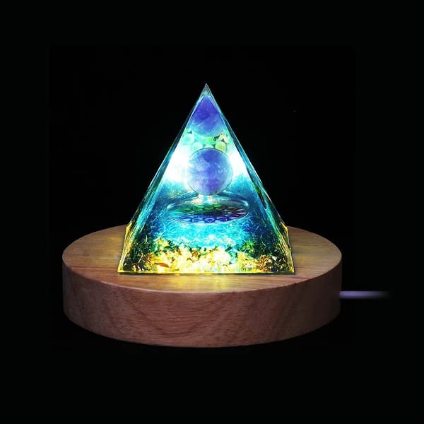 ORGONIT Pyramid + LED Lampbas 5cm Kristallstenar Amulett 5cm HX02