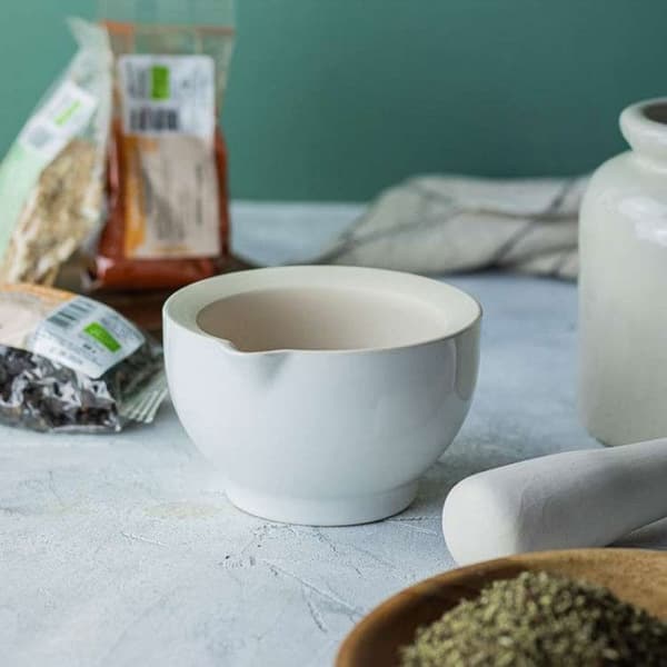 Mortel och mortelstöt i vit sandsten + Frankincense harts från Somalia