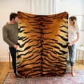 Miniatyrbillede 2 af 2: Flannel Tiger Print Tæppe, Blød Polyester Bomuld, Bærbar til Alle Sæsoner,150x180cm, 1