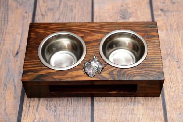 Schnauzer, Schnauzer - träställ med hundskålar, hundskålar i stål, hundadoptionspresent från Art-Dog