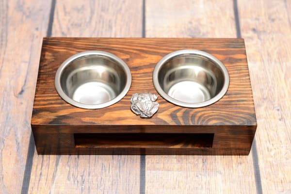 Bordeaux Dog, Dogue de Bordeaux, Ranskan mastiffi II - puinen teline koirankulhoilla, teräskulhot, koiran adoptiolahja Art-Dogilta
