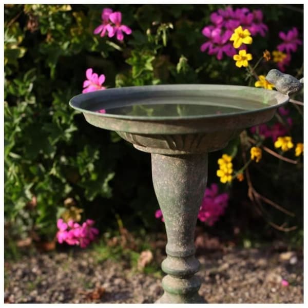 Utematare - Fågelbad - Åldrad metall - D 23,9 cm - H 34 cm - Grön