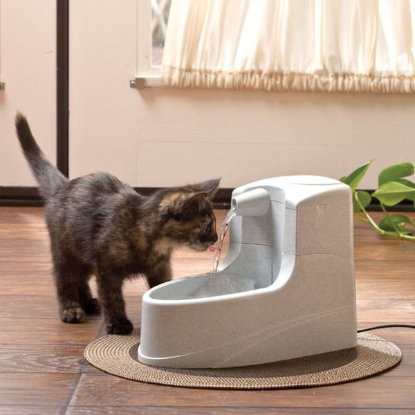 Drinkwell Mini 1,2L vattenfontän för hundar och katter - Petsafe - Grå - Plast - Utomhus