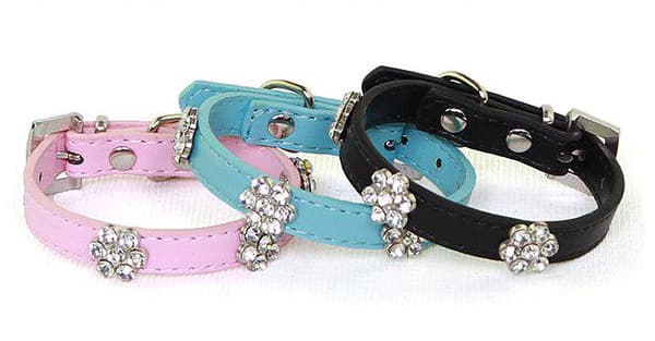 Hundhalsband med stenar i form av blomma S 1.5 x 37 cm