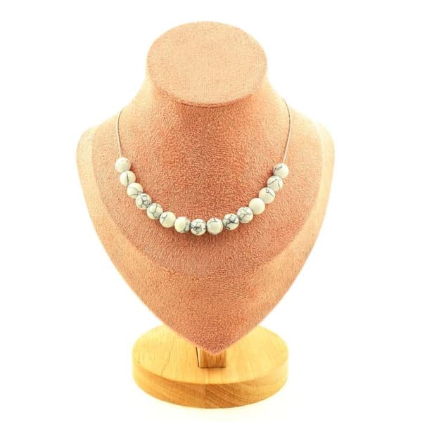 Stenar och mineraler. Halsband 15 Howlitpärlor 8 mm. Rostfri kedja Halsband för kvinnor, män. Anpassningsbar storlek.