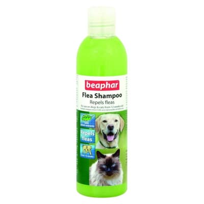 Beaphar Flea Repellent Dog & Cat Liquid Shampoo