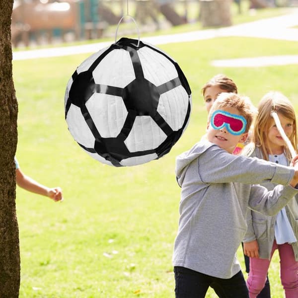 Relaxdays hängande pinata fotbollsboll, för barn, att fylla, födelsedagsdekoration, vit-svart