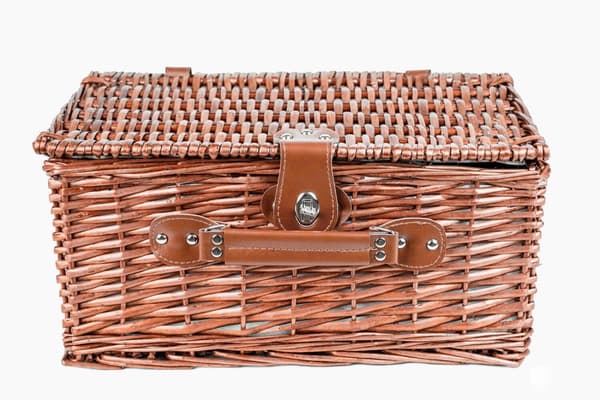 Picnickurv - 4 personer - 29 stykker - flettet kurv - 42x28x20cm