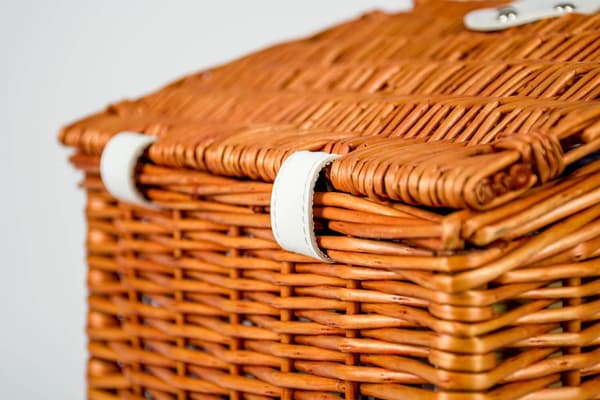 Flätad picknickkorg XL 4-personer + porslin & termopåse
