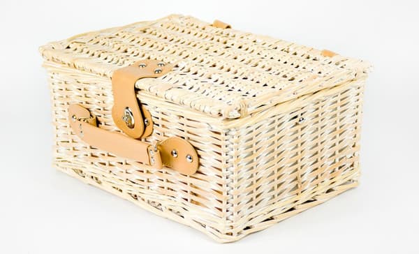 Korg för picknick i rotting 37,5 x 27,5 x 18 cm + servis & termoväska