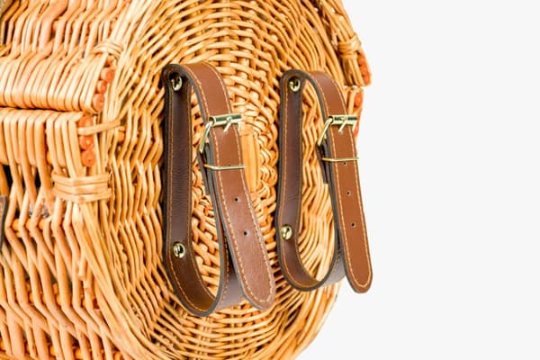 Miljövänlig handvävd korgpicknickväska för två - hållbar & stilfull
