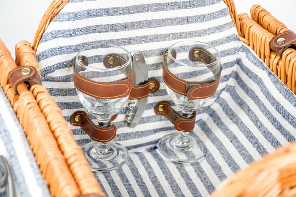 Miljövänlig handvävd korgpicknickväska för två - hållbar & stilfull
