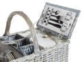 Miniatyrbillede 8 af 11: Picnickurv til 4 personer grå flet med tilbehør tallerkener bestik vinglas køler med proptrækker tilbehør