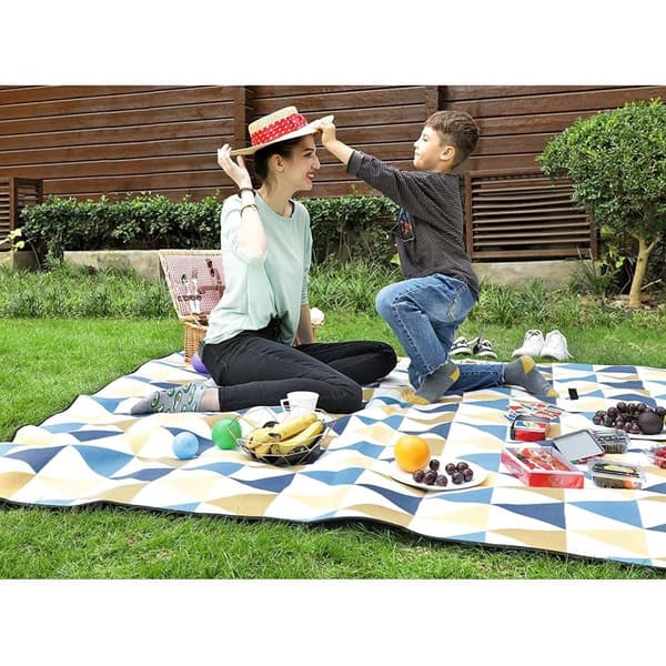 Rootz Picnic Tæppe - Fleece - Varmeisolerende - Vandtæt bund - Sammenfoldelig - 200 x 200 cm - Håndtag - Gul - Hvid - Blå