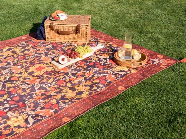 Piknikpledd Rød Polyester 150 x 200 cm Håndvevd Blomstermønster Bærestropp Piknikteppe Tekstiler Utendørs