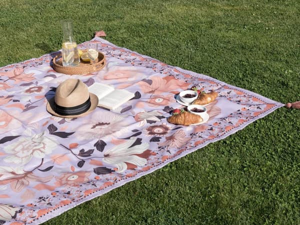 Picknickfilt Lila Polyester 150 x 200 cm Handvävt Blommönster med Rem Picknickmatta