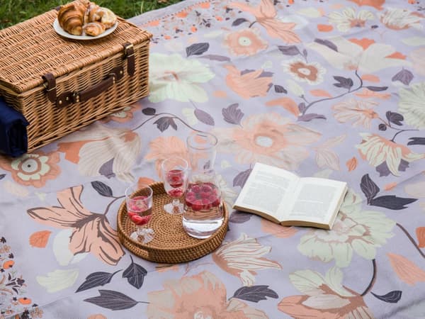Picnictæppe Lilla Polyester 150 x 200 cm Håndvævet blomstermønster med strop Picnic tæppe