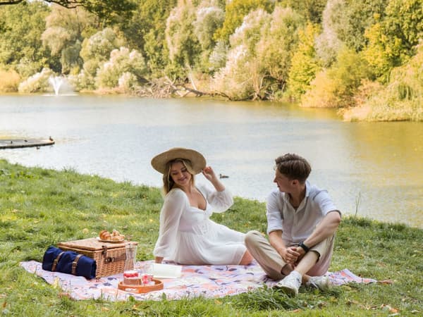 Picnictæppe Lilla Polyester 150 x 200 cm Håndvævet blomstermønster med strop Picnic tæppe
