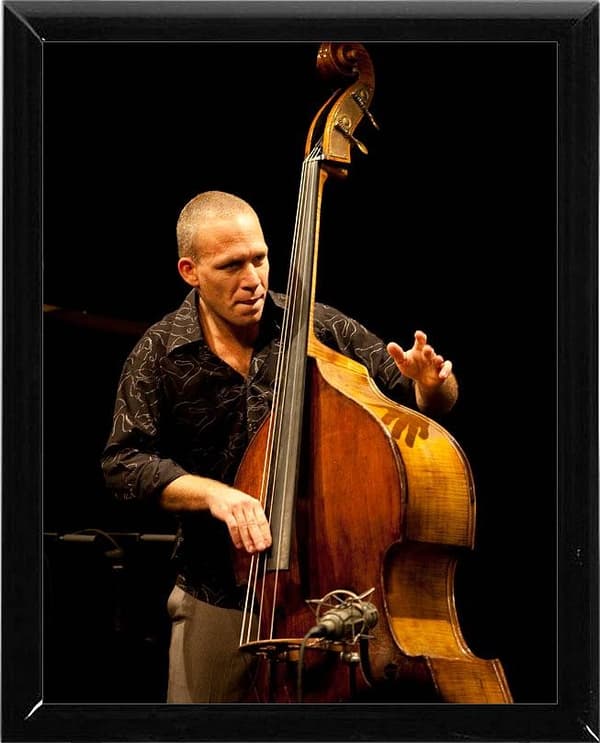 Fotografi 40x50: Avishai Cohen i Umeå
