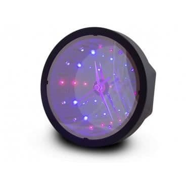 LED-tunnelklocka med ovanlig design för heminredning.