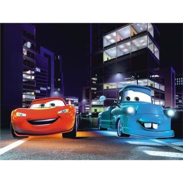 DIM: H 255 x L 360 cm. Lätt att applicera för ett hisnande resultat! Tema: Disney Cars. Ge ditt barn väggdekoration