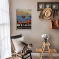 Miniatyrbild 2 av 4: Legendarte - Bellagio Vintage Tourist Poster - Målning, Canvastryck cm. 50x70