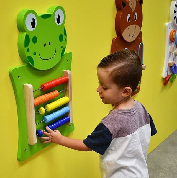 Väggaktivitetspanel - Viga Toys - Groda - Trä - 5 rader pärlor - 12 månader och uppåt