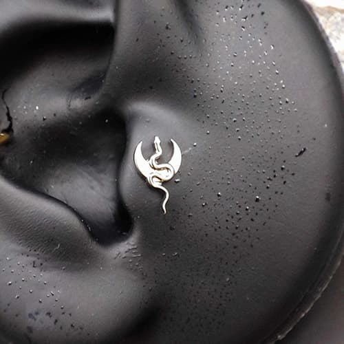 Titanium Labret -korvakoru Snake with Moon - hopea