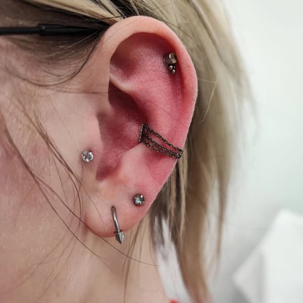 Titaaninen labret valkoisilla zirkoneilla ja ketjuilla - hopea