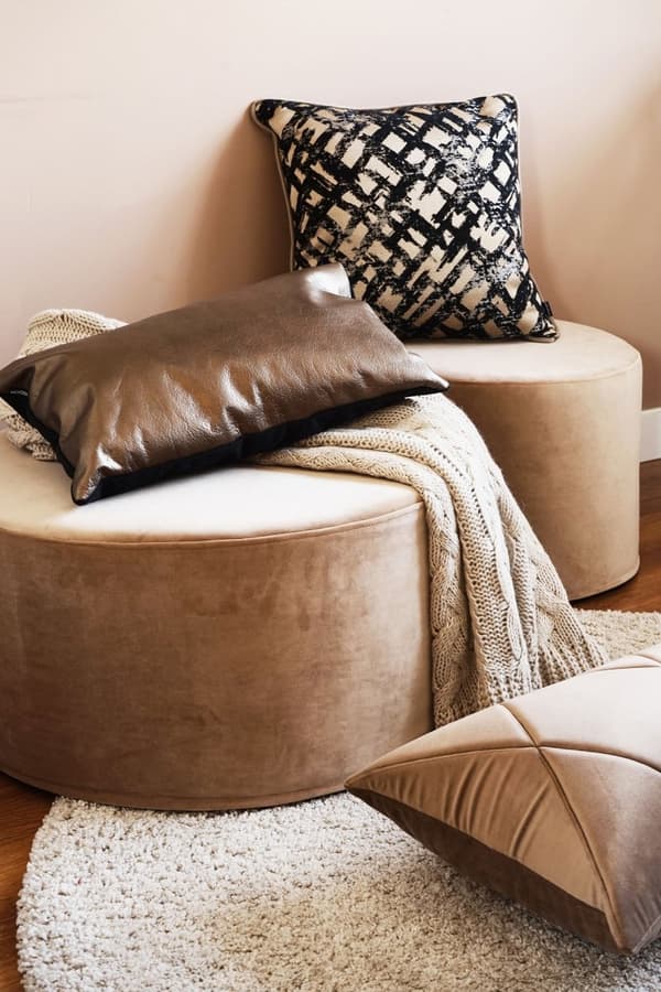 Beige prydnadskudde Glow 45x45