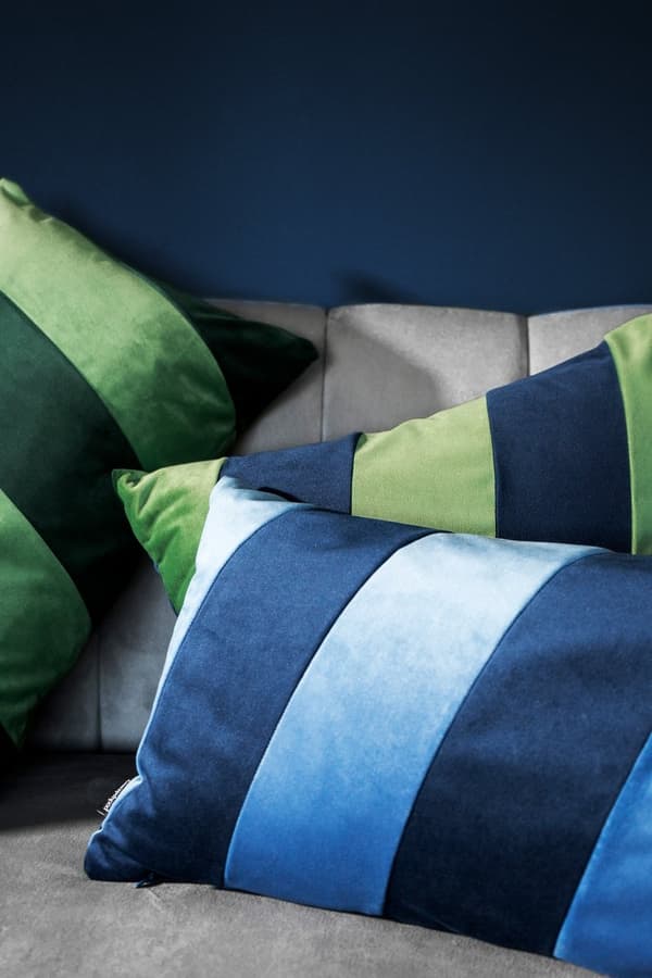Stripes blå och marinblå prydnadskudde 50x30
