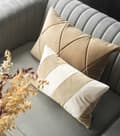 Miniatyrbild 2 av 5: Beige set med Touch + Stripes dekorativa kuddar