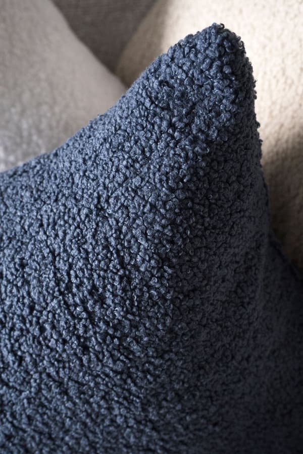Mysig marinblå boucle dekorativ kudde 60x40